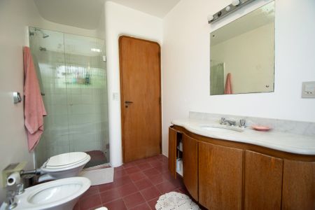 Casa para alugar com 630m², 6 quartos e 5 vagasBanheiro da Suíte 4