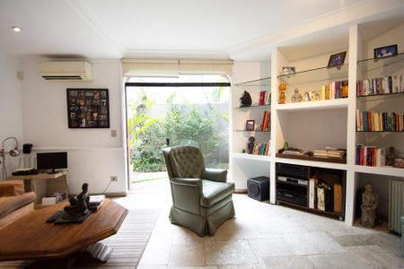 Casa para alugar com 630m², 6 quartos e 5 vagasSala