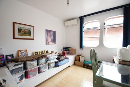 Casa para alugar com 630m², 6 quartos e 5 vagasSemi suíte 1