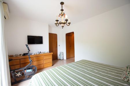 Casa para alugar com 630m², 6 quartos e 5 vagasSuíte 5