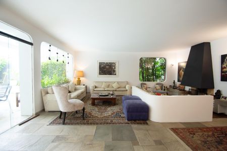 Casa para alugar com 630m², 6 quartos e 5 vagasSala