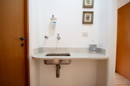 Casa para alugar com 630m², 6 quartos e 5 vagasBanheiro Suíte 5