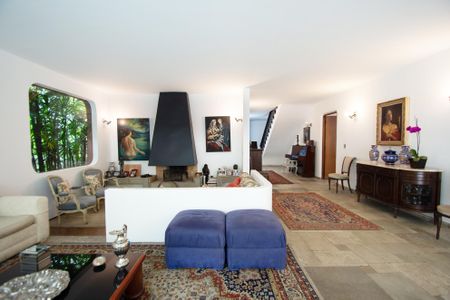 Casa para alugar com 630m², 6 quartos e 5 vagasSala