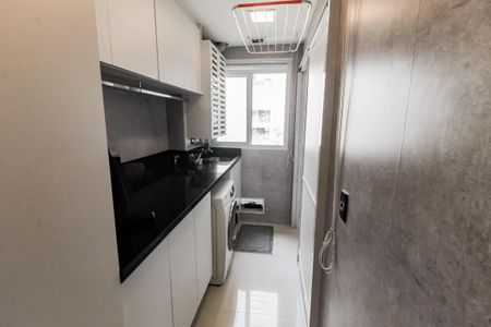 Apartamento à venda com 168m², 3 quartos e 3 vagas Apartamento à venda com 168m², 3 quartos e 3 vagasÁrea de Serviço