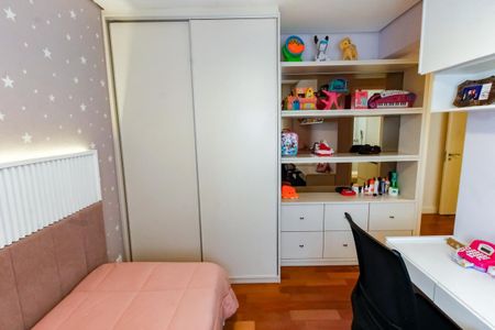 Apartamento à venda com 168m², 3 quartos e 3 vagas Apartamento à venda com 168m², 3 quartos e 3 vagasSuíte 2