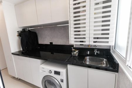 Apartamento à venda com 168m², 3 quartos e 3 vagas Apartamento à venda com 168m², 3 quartos e 3 vagasÁrea de Serviço
