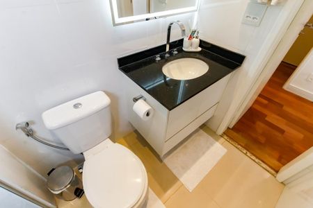 Apartamento à venda com 168m², 3 quartos e 3 vagas Apartamento à venda com 168m², 3 quartos e 3 vagasBanheiro da Suíte 1