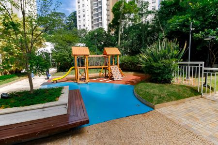 Apartamento à venda com 168m², 3 quartos e 3 vagas Apartamento à venda com 168m², 3 quartos e 3 vagasÁrea comum - Playground