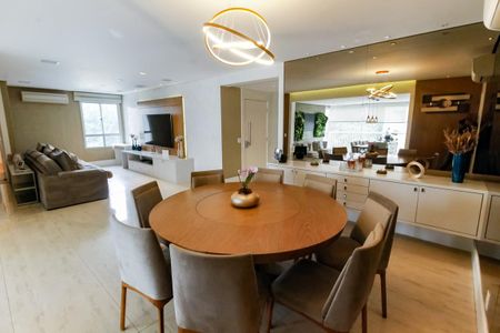 Apartamento à venda com 168m², 3 quartos e 3 vagas Apartamento à venda com 168m², 3 quartos e 3 vagasSala 2