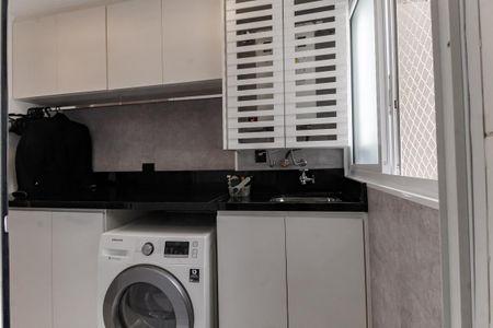 Apartamento à venda com 168m², 3 quartos e 3 vagas Apartamento à venda com 168m², 3 quartos e 3 vagasDetalhe da area de serviço