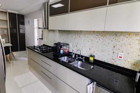 Apartamento à venda com 168m², 3 quartos e 3 vagas Apartamento à venda com 168m², 3 quartos e 3 vagasCozinha - Armários