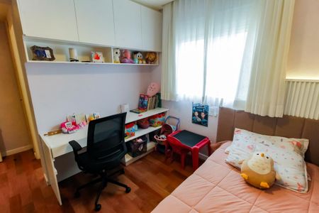 Apartamento à venda com 168m², 3 quartos e 3 vagas Apartamento à venda com 168m², 3 quartos e 3 vagasSuíte 2