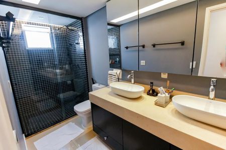 Apartamento à venda com 168m², 3 quartos e 3 vagas Apartamento à venda com 168m², 3 quartos e 3 vagasBanheiro da Suíte 3
