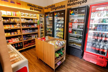 Apartamento à venda com 168m², 3 quartos e 3 vagas Apartamento à venda com 168m², 3 quartos e 3 vagasMercado