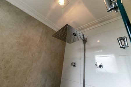 Apartamento à venda com 168m², 3 quartos e 3 vagas Apartamento à venda com 168m², 3 quartos e 3 vagasBanheiro da Suíte 1 - chuveiro