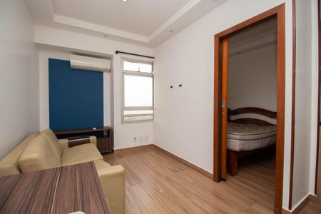 Sala de kitnet/studio para alugar com 1 quarto, 29m² em Asa Norte, Brasília