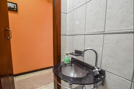 Casa à venda com 300m², 2 quartos e 3 vagasLavabo