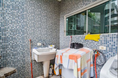 Casa à venda com 300m², 2 quartos e 3 vagasÁrea de Serviço