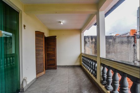 Casa à venda com 300m², 2 quartos e 3 vagasVaranda