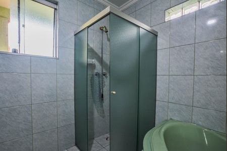 Casa à venda com 300m², 2 quartos e 3 vagasBanheiro da Suíte 2