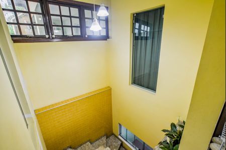 Casa à venda com 300m², 2 quartos e 3 vagasEscada