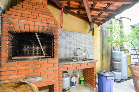 Casa à venda com 300m², 2 quartos e 3 vagasChurrasqueira