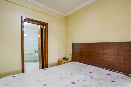 Casa à venda com 300m², 2 quartos e 3 vagasSuíte 2