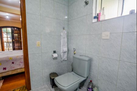 Casa à venda com 300m², 2 quartos e 3 vagasBanheiro da Suíte 2