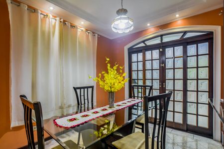 Casa à venda com 300m², 2 quartos e 3 vagasSala de Jantar