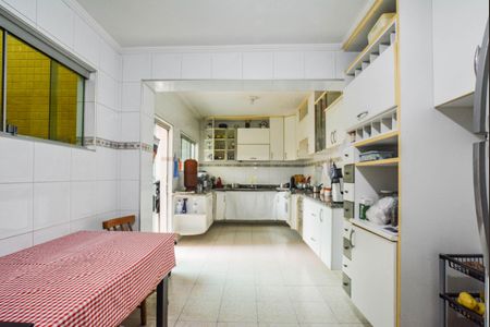 Casa à venda com 300m², 2 quartos e 3 vagasCozinha