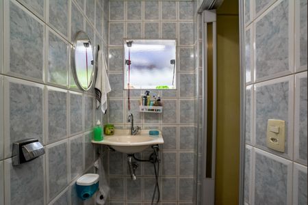 Casa à venda com 300m², 2 quartos e 3 vagasBanheiro da Suíte 1