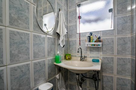 Casa à venda com 300m², 2 quartos e 3 vagasBanheiro da Suíte 1