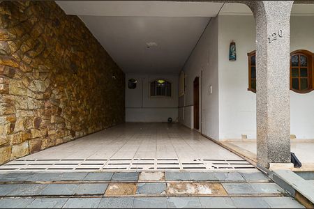 Casa para alugar com 365m², 5 quartos e 1 vaga Casa para alugar com 365m², 5 quartos e 1 vagaGaragem