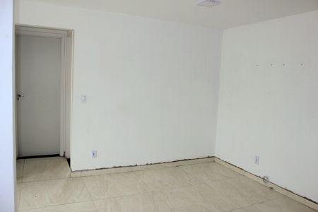 Sala de apartamento para alugar com 2 quartos, 47m² em Jardim do Triunfo, Guarulhos