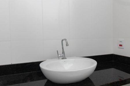 Casa para alugar com 175m², 3 quartos e 2 vagasBanheiro Social