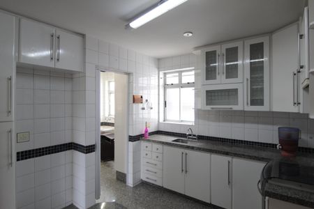 Apartamento à venda com 249m², 4 quartos e 3 vagasCozinha