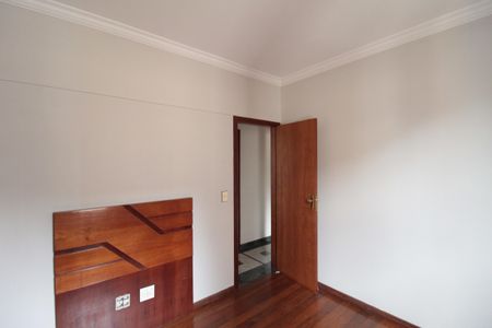 Apartamento à venda com 249m², 4 quartos e 3 vagasQuarto 2