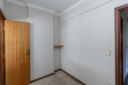 Apartamento à venda com 249m², 5 quartos e 3 vagas Apartamento à venda com 249m², 5 quartos e 3 vagasQuarto 5