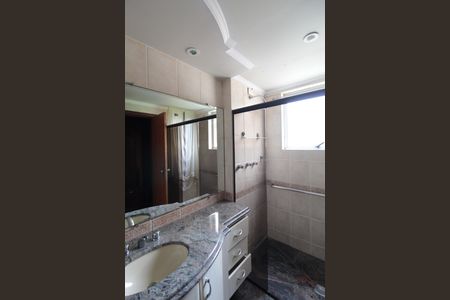 Apartamento à venda com 249m², 4 quartos e 3 vagasBanheiro da Suite 1