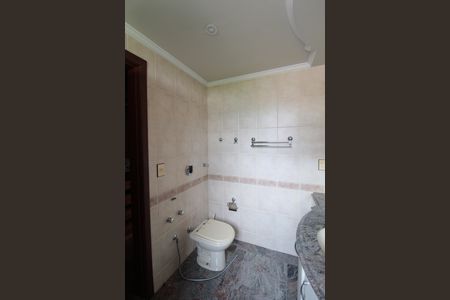 Apartamento à venda com 249m², 4 quartos e 3 vagasBanheiro da Suite 1