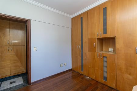 Apartamento à venda com 249m², 5 quartos e 3 vagas Apartamento à venda com 249m², 5 quartos e 3 vagasQuarto 2