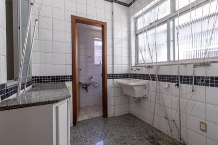 Apartamento à venda com 249m², 5 quartos e 3 vagas Apartamento à venda com 249m², 5 quartos e 3 vagasÁrea de Serviço