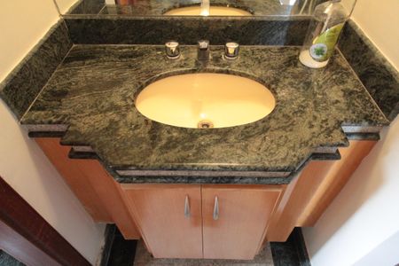 Apartamento à venda com 249m², 4 quartos e 3 vagasBanheiro Social