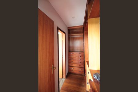 Apartamento à venda com 249m², 4 quartos e 3 vagasCloset da Suite 1