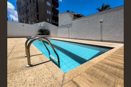 Apartamento à venda com 249m², 5 quartos e 3 vagas Apartamento à venda com 249m², 5 quartos e 3 vagasÁrea comum - Piscina
