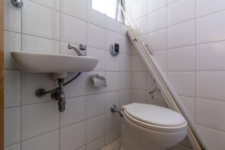 Apartamento à venda com 249m², 5 quartos e 3 vagas Apartamento à venda com 249m², 5 quartos e 3 vagasBanheiro Social 2