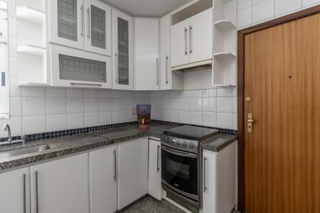 Apartamento à venda com 249m², 5 quartos e 3 vagas Apartamento à venda com 249m², 5 quartos e 3 vagasCozinha