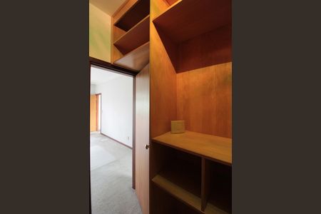 Apartamento à venda com 249m², 4 quartos e 3 vagasCloset da Suite 2