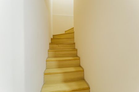 Apartamento à venda com 53m², 1 quarto e 1 vaga Apartamento à venda com 53m², 1 quarto e 1 vagaEscada