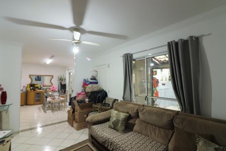 Casa de condomínio à venda com 65m², 2 quartos e 1 vagaSala